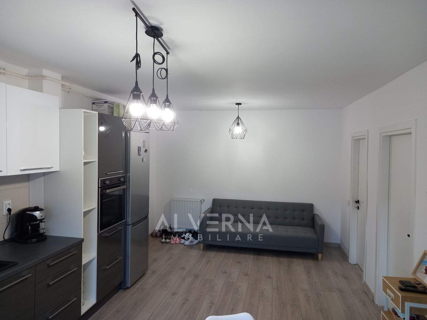 Apartament 2 camere, 46mp, mobilat si utilat, balcon, zona Eroilor - Poză 2