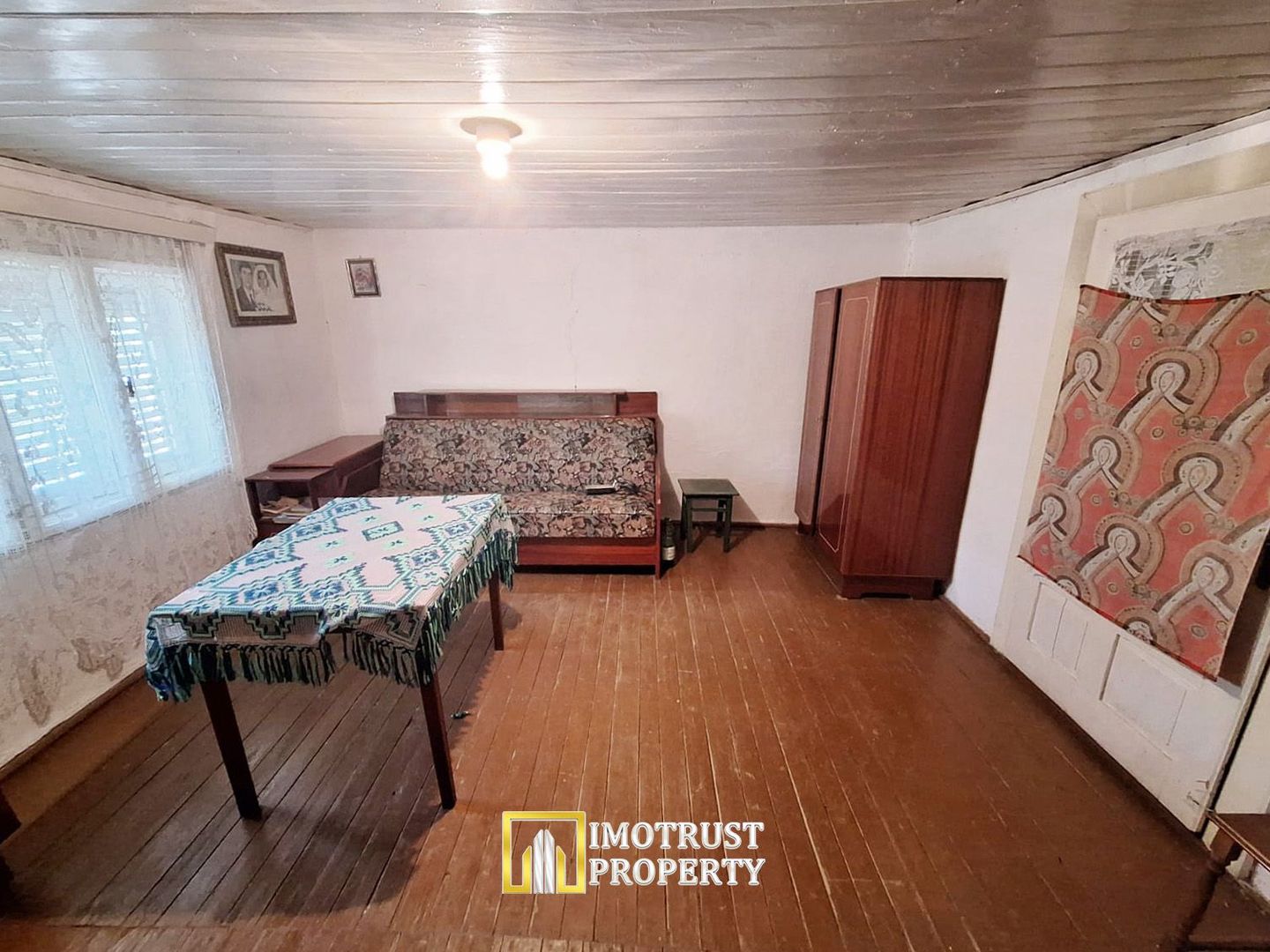 VÂND CASĂ CU CURTE ȘI GRĂDINĂ – COVĂSINȚ, ARAD | UTILITĂȚI RACORDAT - Poză 4