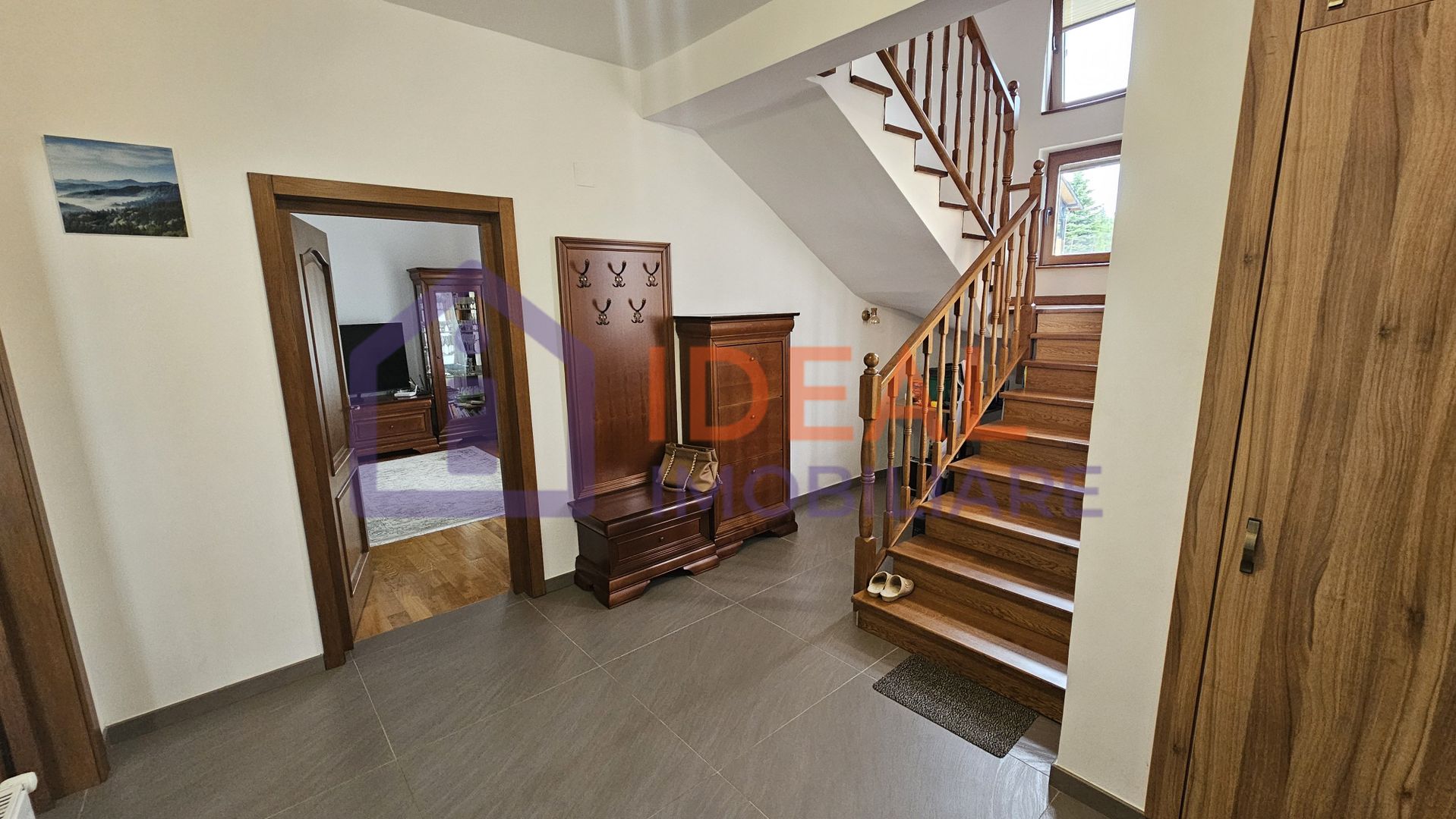 Casă deosebită, cu 5 camere, cu teren de 1132 mp – Cisnădioara - Poză 14