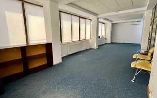 Spatiu de birouri/comercial de închiriat - Poză 3