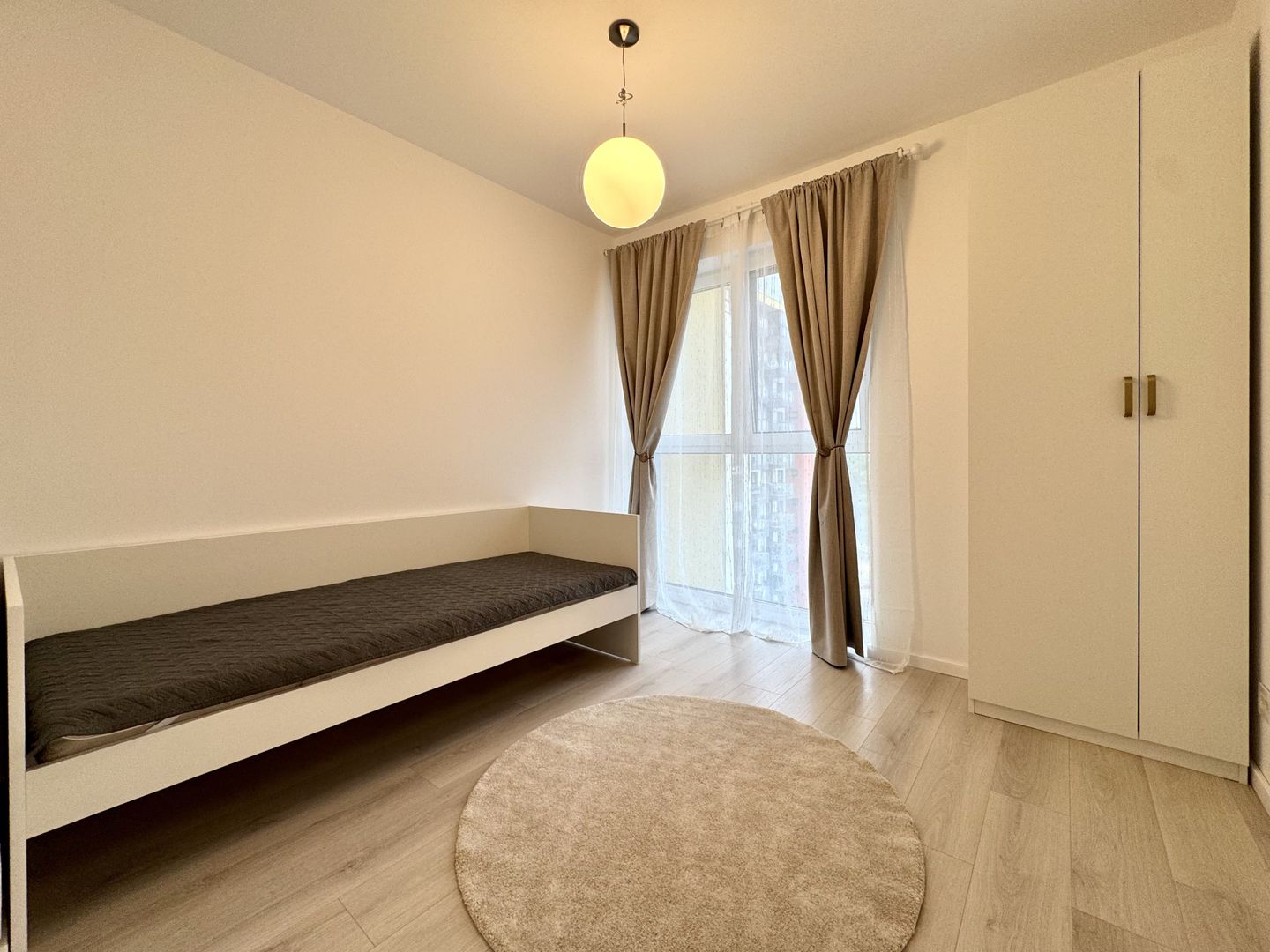 3 camere modern, vedere panormica spre pădurea verde, zona Lipovei - Poză 14