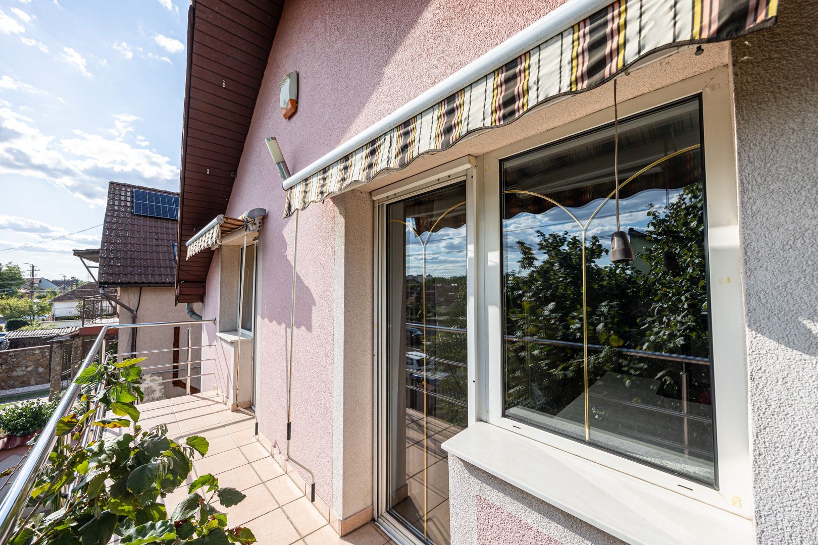 Vilă cu 6 camere în zona rezidențială - Poltura - Poză 9