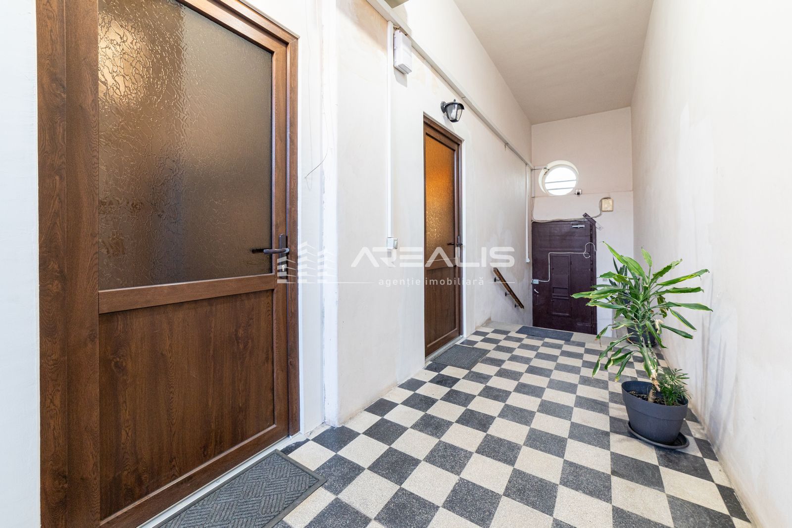 Central, spațios și versatil – Apartament cu 4 camere - Poză 15