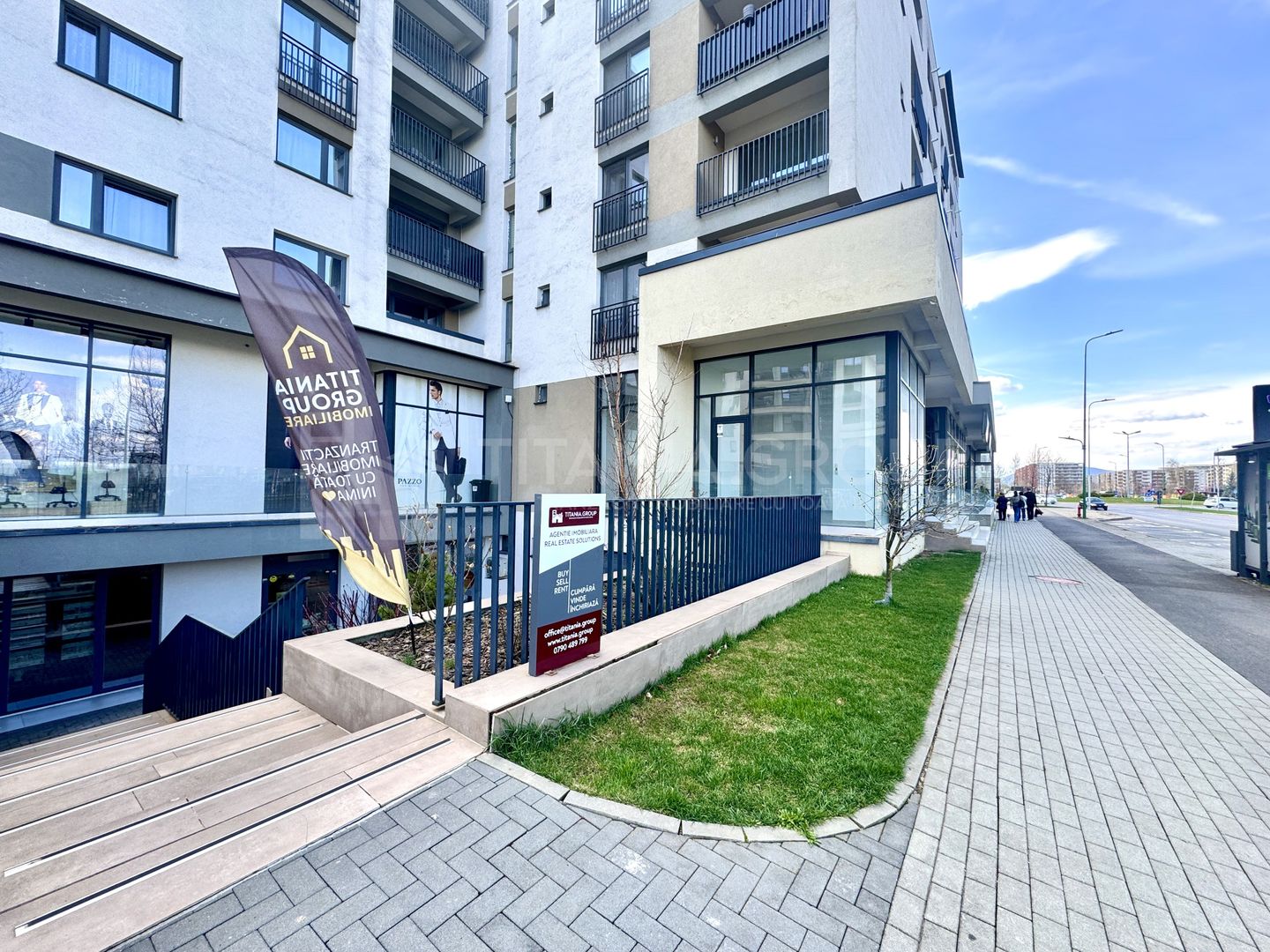 Spațiu comercial Kasper Coresi 100 mp, terasă 35mp - Poză 10