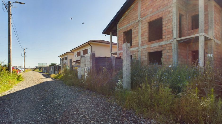 Duplex în Moșnița Nouă, în spate la Castel - Poză 10