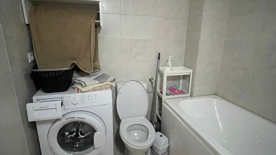 Apartament 2 camere,fix langa metrou,complex cu piscina - Poză 2