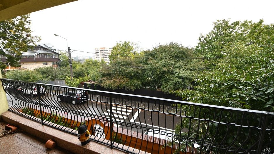 Vila spatioasa, constructie solida, zona micro 17 – Galati - Poză 50