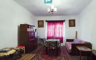 Casă cu teren generos de 2,880mp în Secusigiu - Poză 3