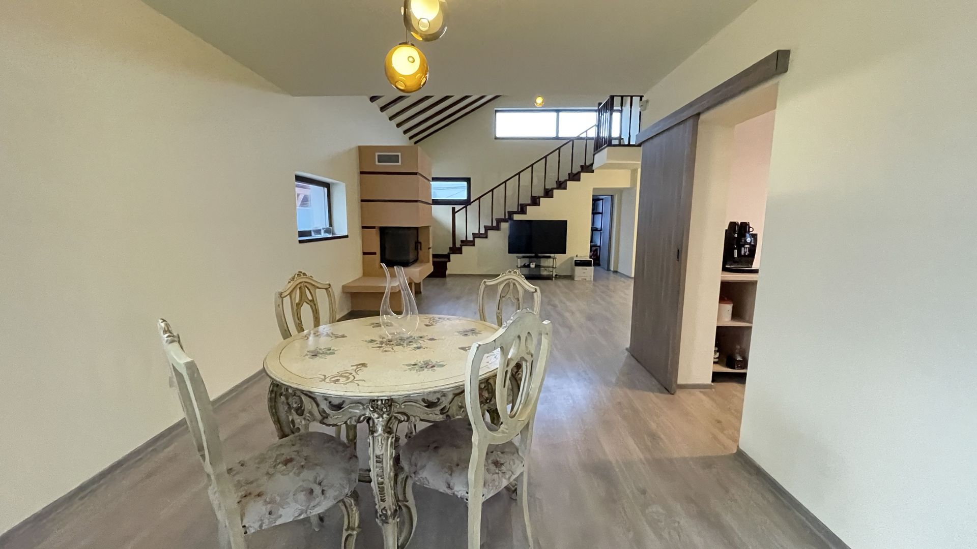 Casa moderna P+1E,spatioasa,teren 700 mp in Sacalaz - Poză 2