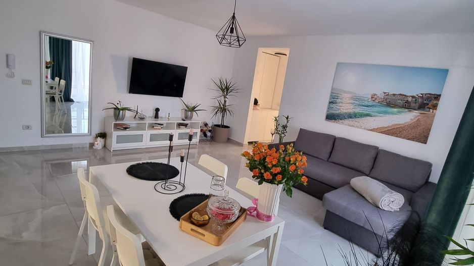 Mobilat si utilat modern - Poză 3