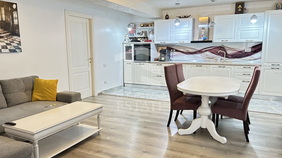 Pensiune Casa Eva Statiunea 2 Mai - 12 camere - teren 600 mp - Poză 5