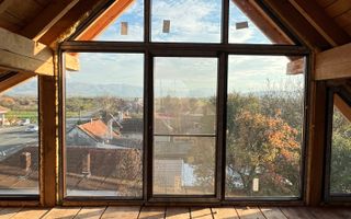 Casă spațioasă de vânzare în Ruși – pentru locuință sau investitie - Poză 16