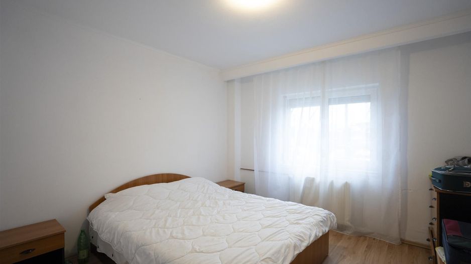 Apartament renovat 3 camere 2 bai parter inalt - Poză 5