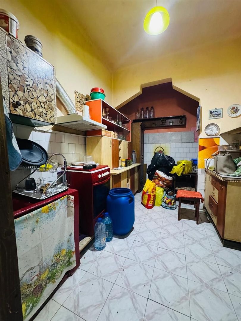 Apartament la curte comuna ULTRACENTRAL - Poză 3