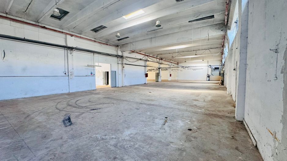 Hala Comerciala, depozitar de închiriat confectii zona accesbili oras - Poză 6