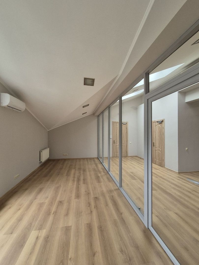 Spațiu comercial cu 6 camere de închiriat în Centru, Chișinău - Poză 9
