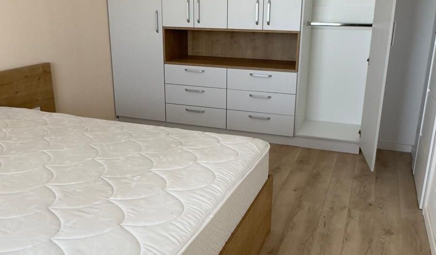 Inchiriez ap 2 camere, mobil utilat modern, loc parcare- 550 euro/luna - Poză 4
