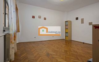 Langa Metrou, curte proprie 200mp, Garaj, 3 camere, centrala, pet friendly - Poză 9
