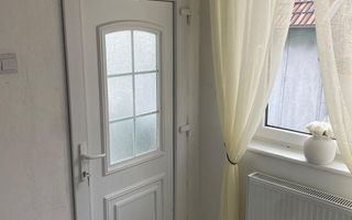 Casa renovata 250 mp utili si teren 935 mp in zona centrala Cisnadie - Poză 10
