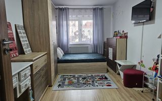 Apartament 3 camere, Cetate, etaj intermediar - Poză 3