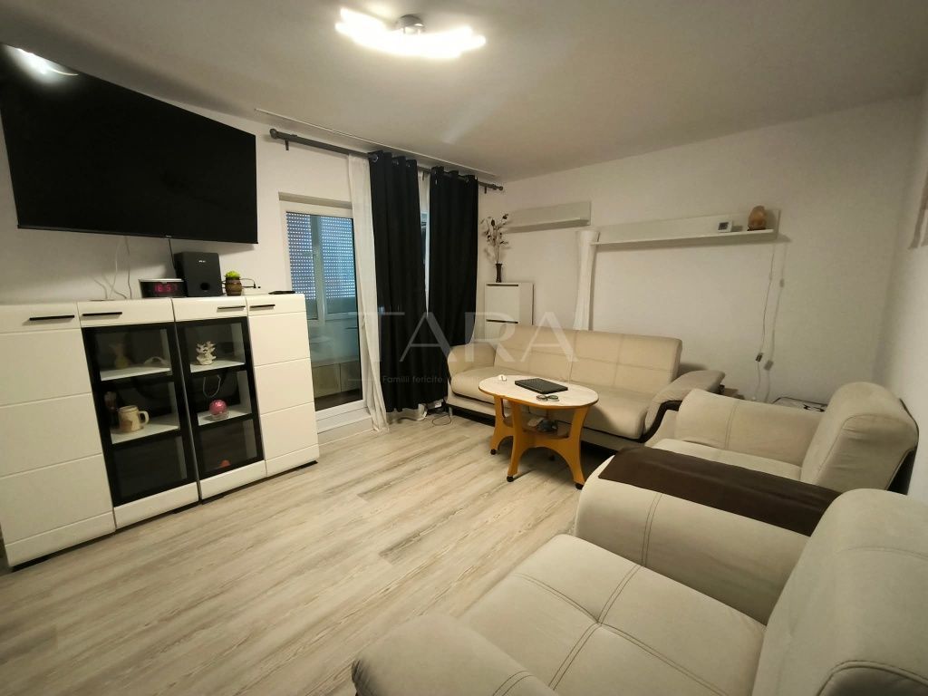 Apartament cu 3 camere, etaj intermediar, parcare inclusă. - Poză 1