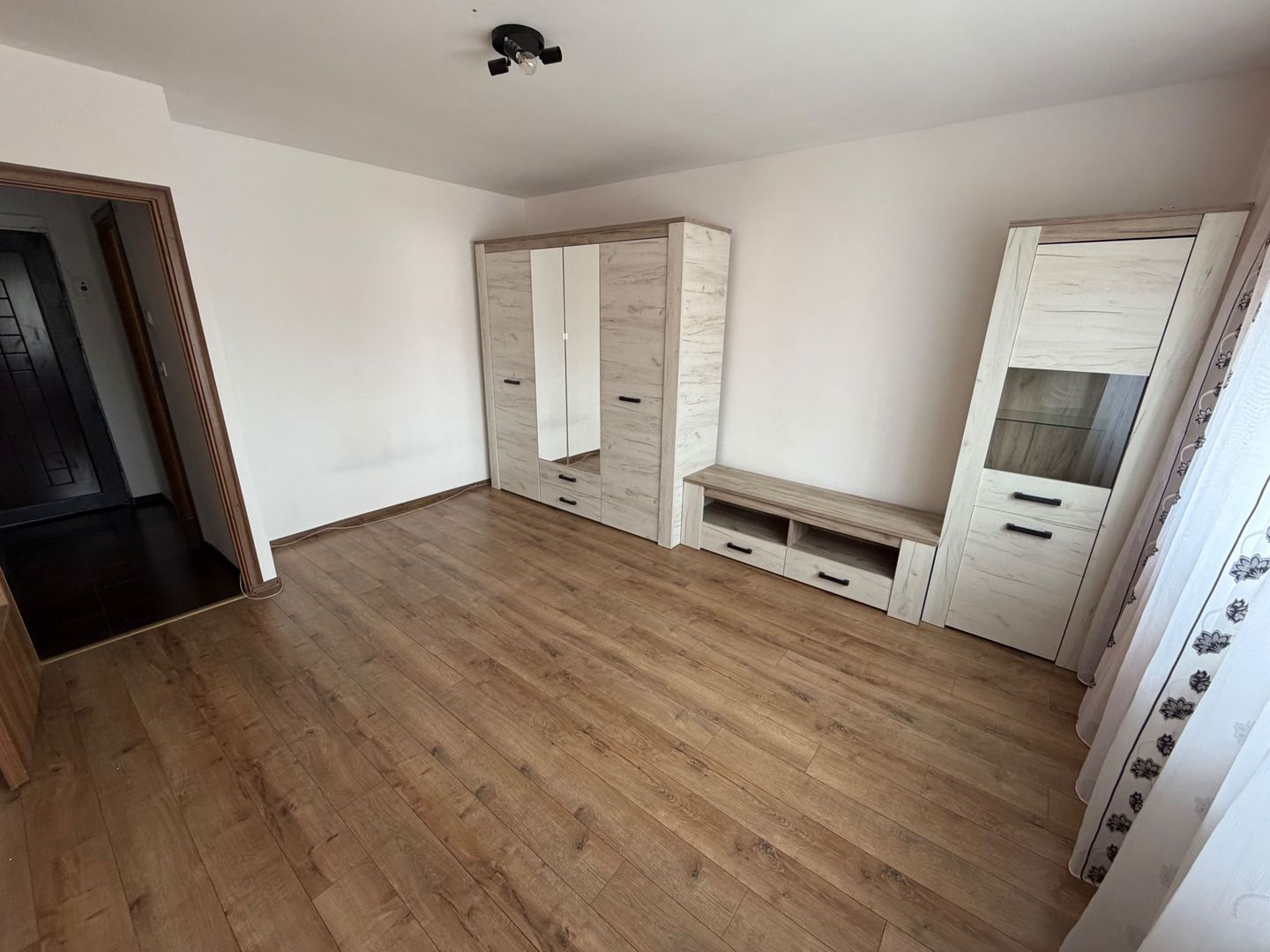 Apartament 1 camera, decomandat - Cugir - Poză 2