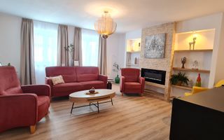 Vila spațioasă și elegantă de vânzare la intrarea în cartierul Turnișo - Poză 31