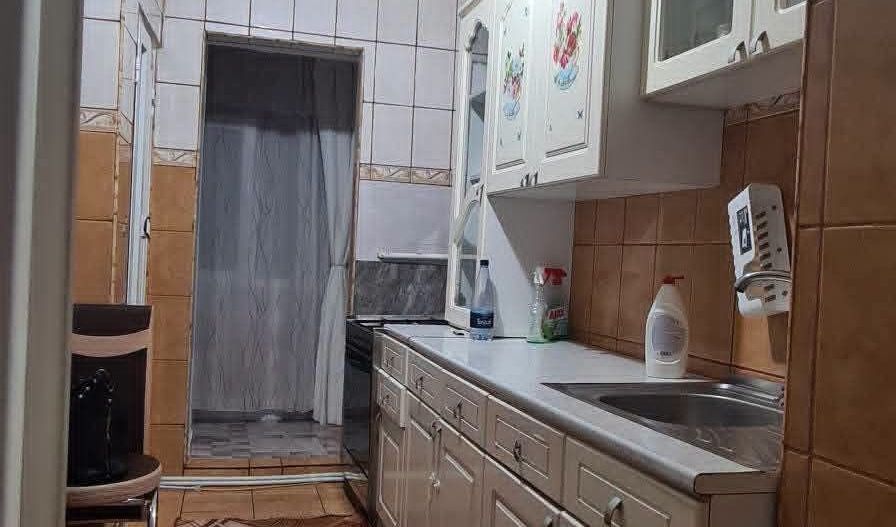 De vanzare apartament cu 2 camere, central, Bloc BR, et. 2, 76.000 euro - Poză 9