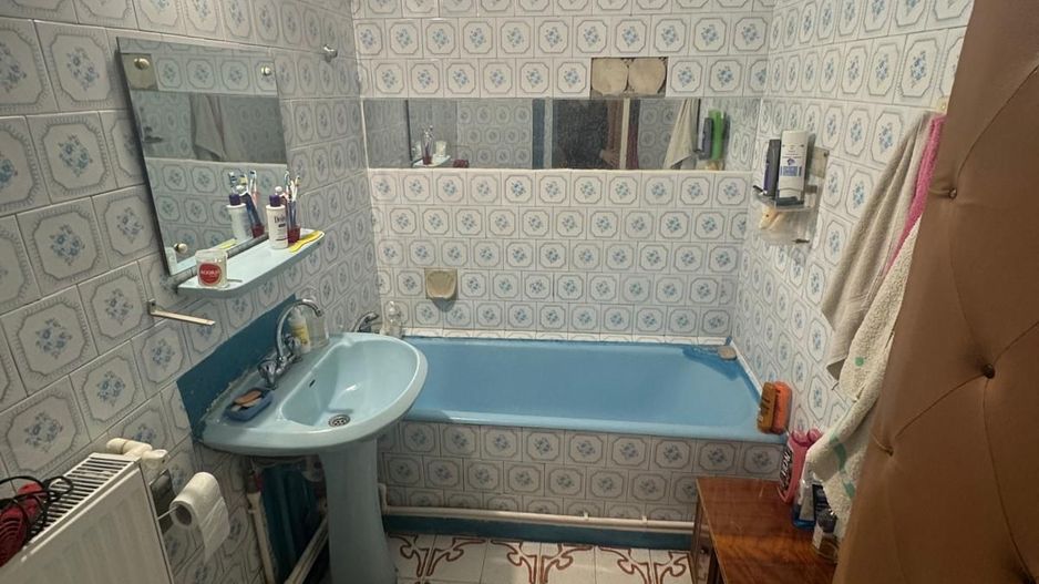 Apartament 4 camere de vânzare – zonă Școala 8 - Poză 10