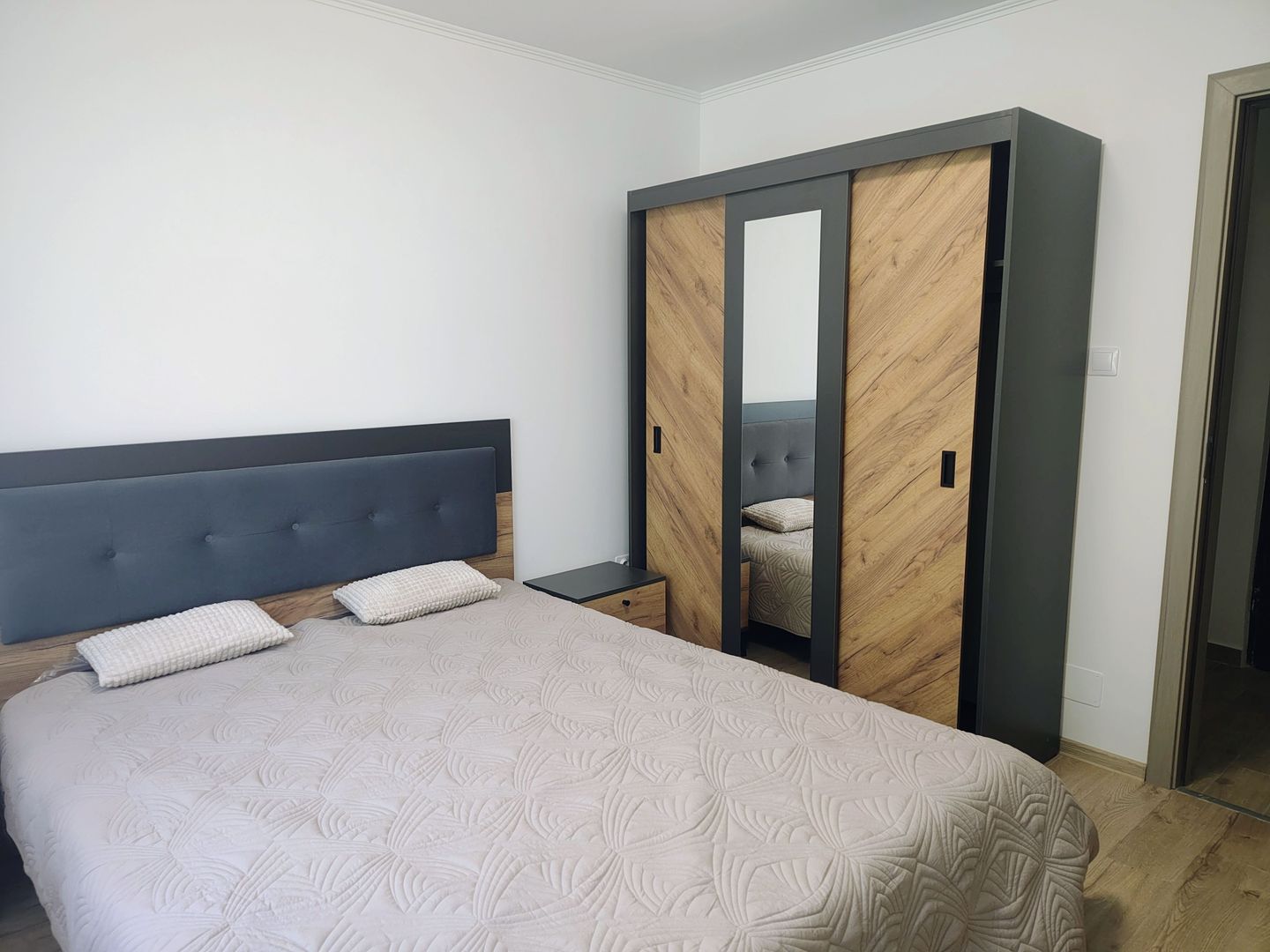 Apartament 3 camere Cantemir , 420 E/luna  negociabil, Comision 50% - Poză 4