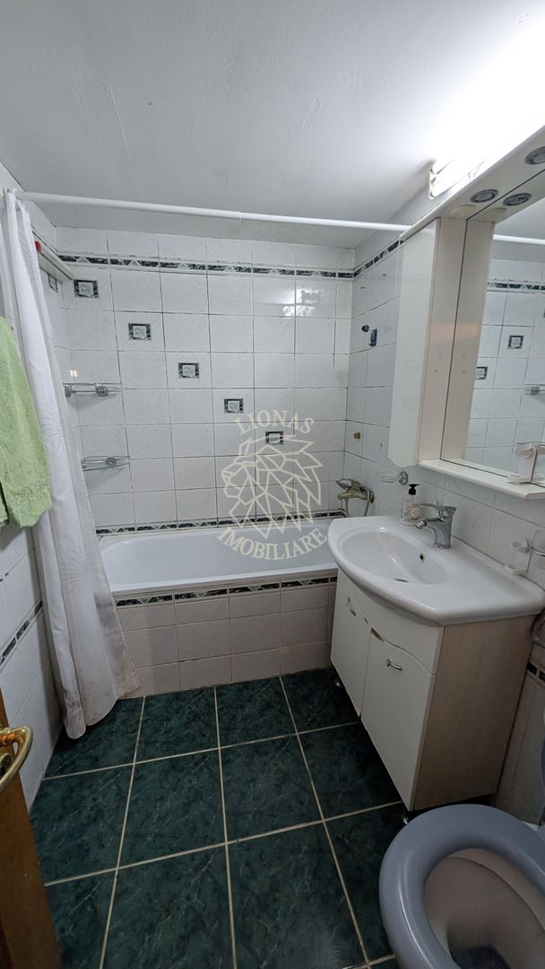 Apartament 4 camere 100 mp-balcon-parcare-beci-Central - Poză 8