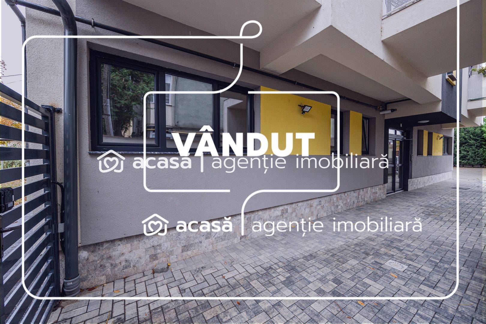 VÂNDUT! Apartament 2 camere, imobil nou, parcare inclusă - Poză 1