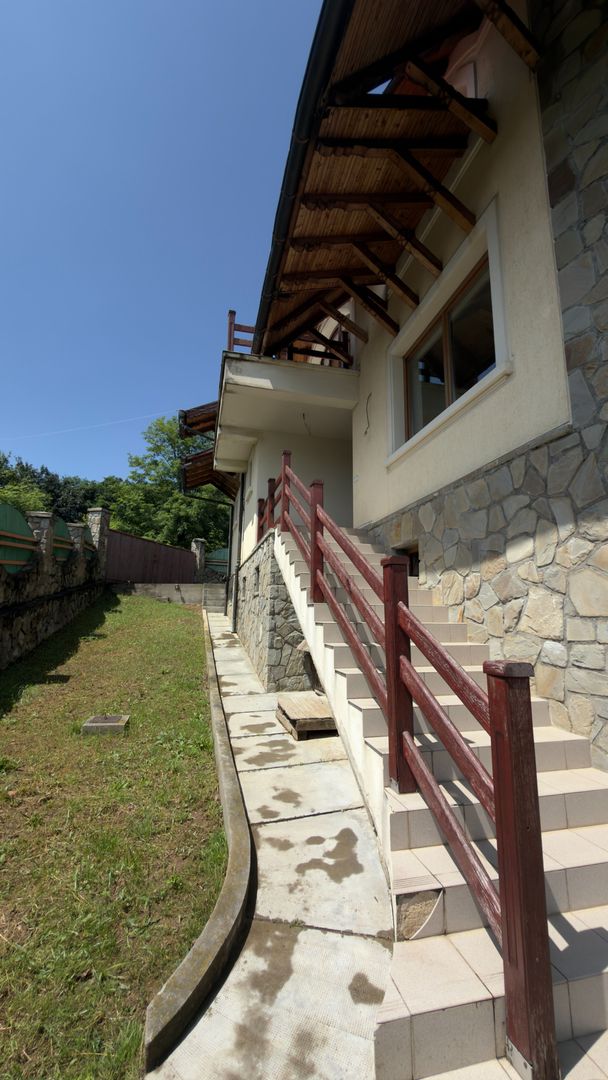 Pensiune Vila Prahova Breaza  10 camere | 3862 mp teren - Poză 47