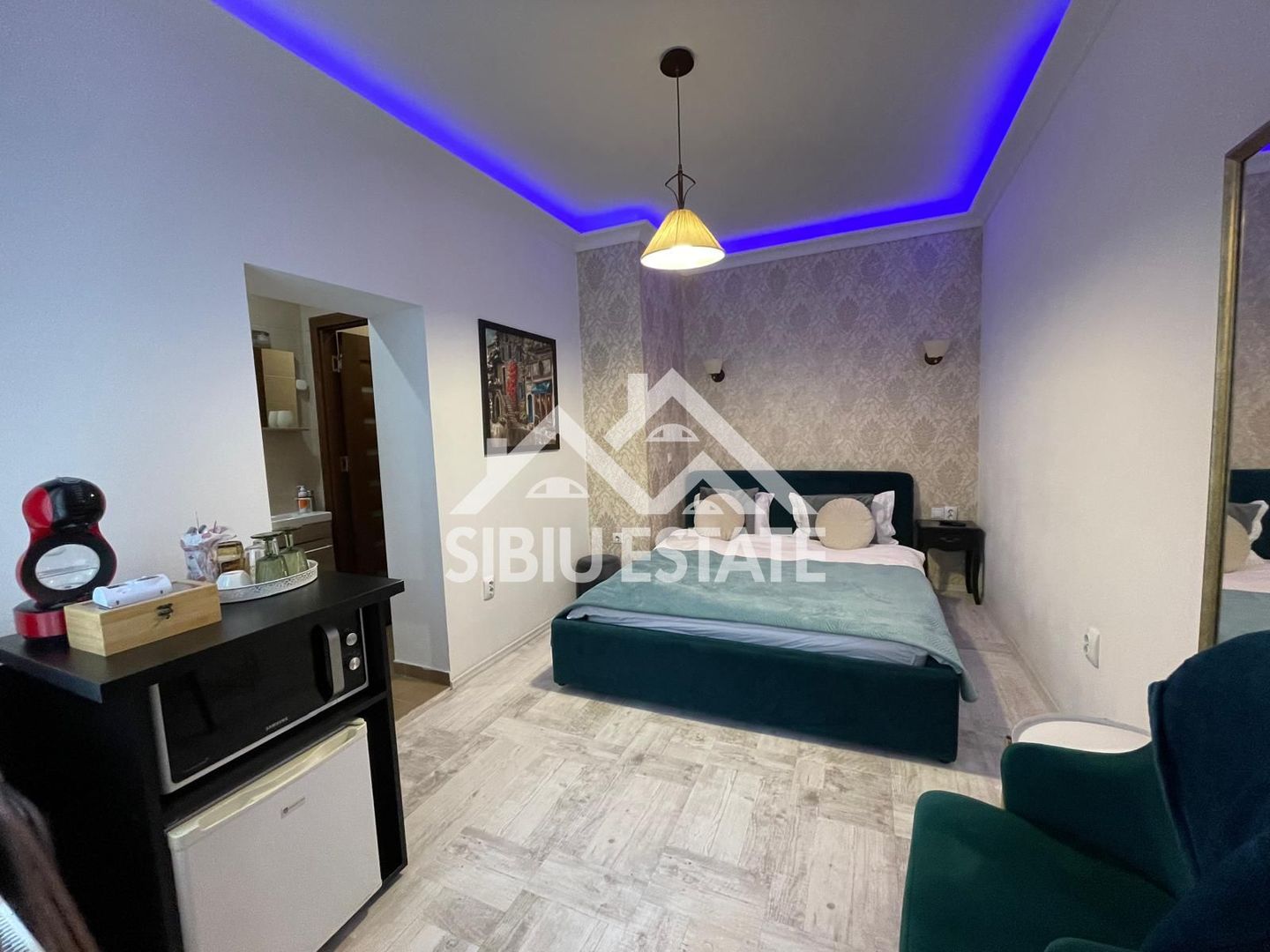 Afacere la cheie 2 unitati de cazare in regim hotelier ULTRACENTRAL - Poză 6