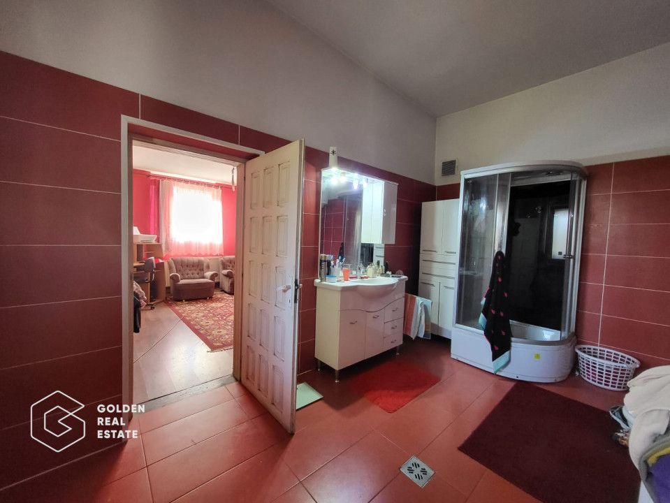 Casa cu teren de 842 mp, oras Lipova - Poză 8