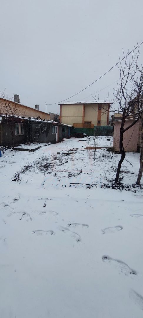 48500 Euro- 293 mp. Teren si casa batraneasca in mun. Galati - Poză 4