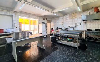 Spatiu comercial de închiriat cu 380 w Brasov - 60 mp # spatii-comerciale-brasov - Poză 1