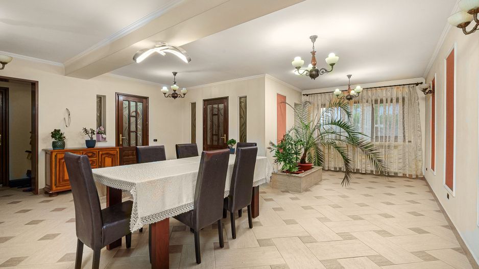 RAHOVA Salaj Vila 2007 S+P+1+M calitate superioara 370 mp - Poză 10