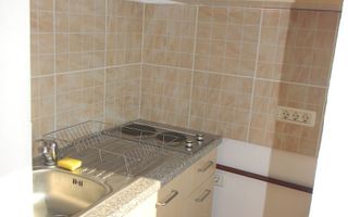 Garsoniera FAGET ,bloc de apartamente! - Poză 9