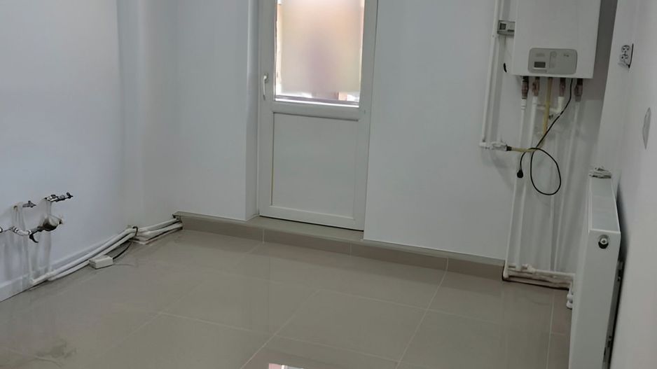Apartament 2 camere, decomandat, Cetate, Mercur, renovat - Poză 2