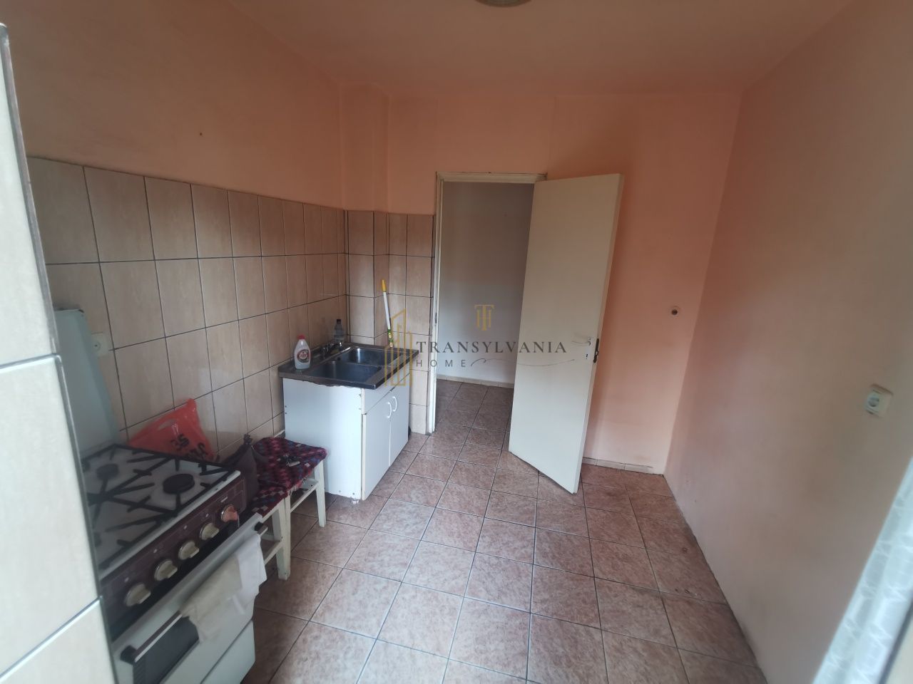 Apartament decomandat, 2 camere,  zona Vasile Aron - Poză 4