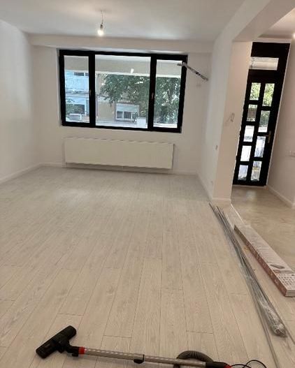 De vanzare Apartament 3 Camere Crangasi - Poză 3