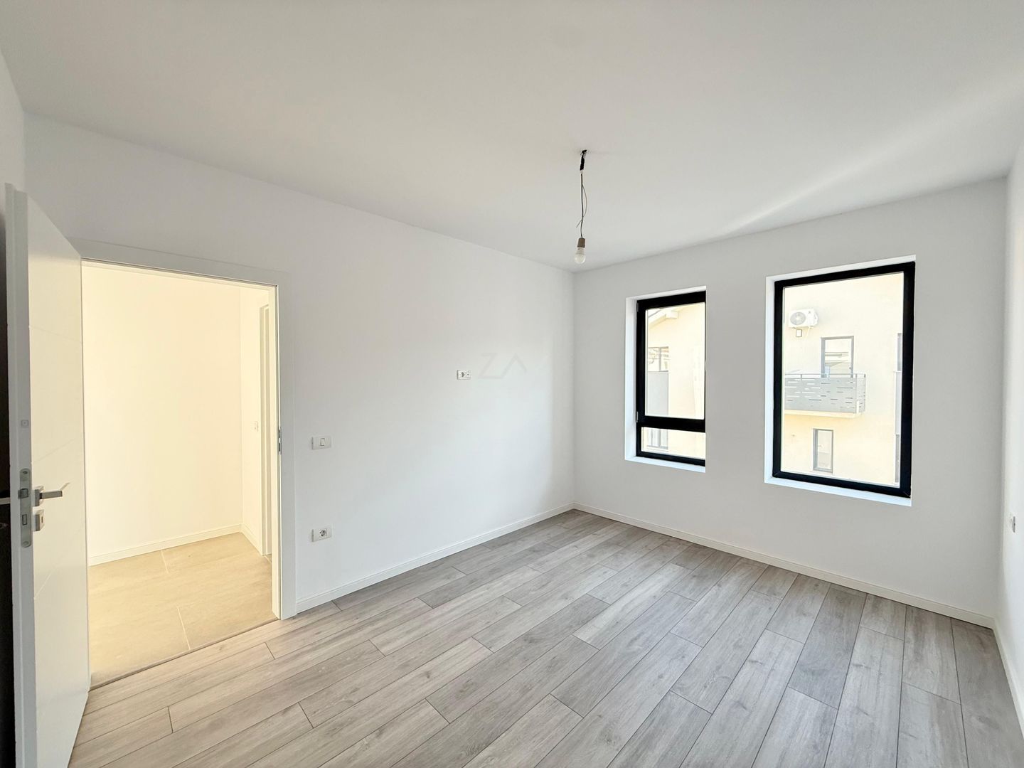 Bloc nou cu finisaje superioare. Etaj intermediar. Loc de parcare - Poză 5