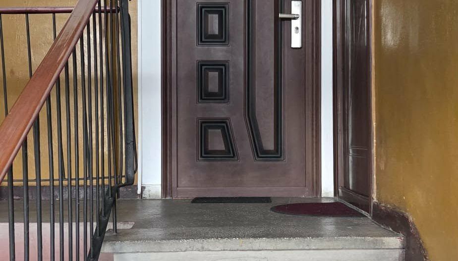 BRASADAS vinde ap 1 cam pe Careiului la etajul ⅕ - Poză 2