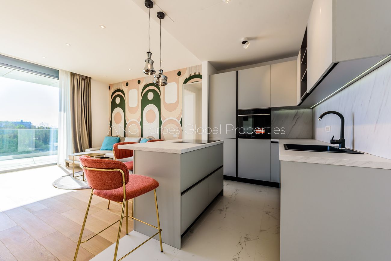 Apartamentul de la Malul Mării – Eleganță Contemporană în Inima Stațiunii - Poză 9