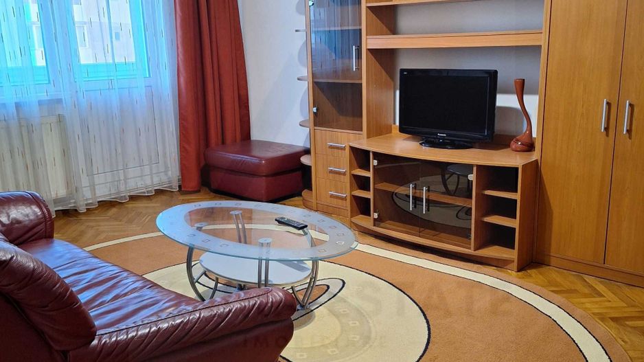 Apartament 84 mp utili  4 camere 3 dormitoare 2 balcoane  zona Strand I - Poză 1