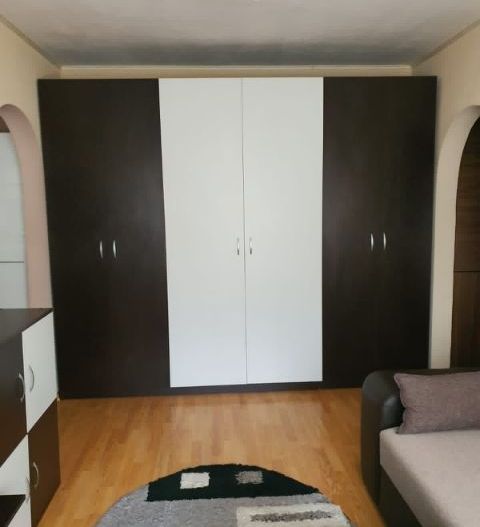 De vanzare apartament cu 2 camere etaj 1, Micro 38, 60.000 euro - Poză 2