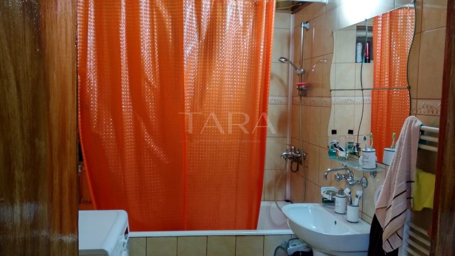 Apartament cu 3 camere de vânzare în zona ultracentrală - Poză 4