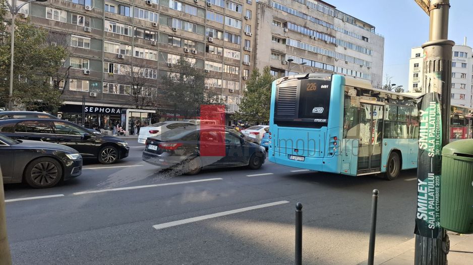Spatiu comercial Magheru, trafic pietonal si auto intens - Poză 1