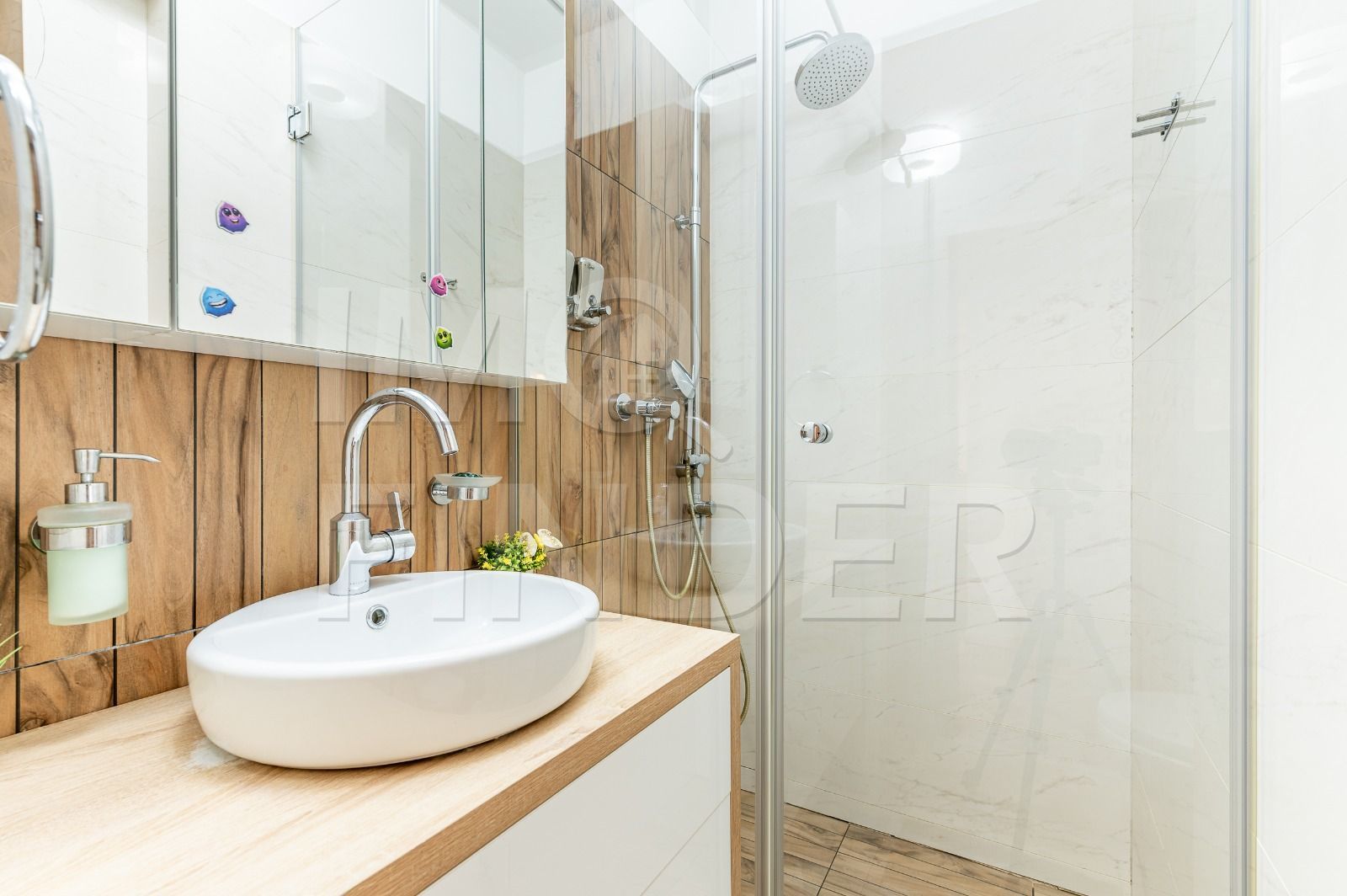 Apartament spatios, 120 mp, cu garaj si parcare – Plopilor - Poză 5